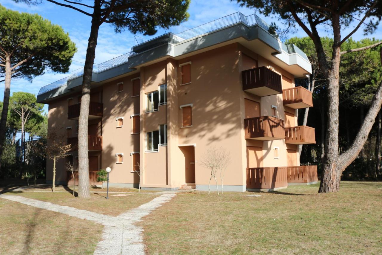 Condominio Clizia Bibione Buitenkant foto